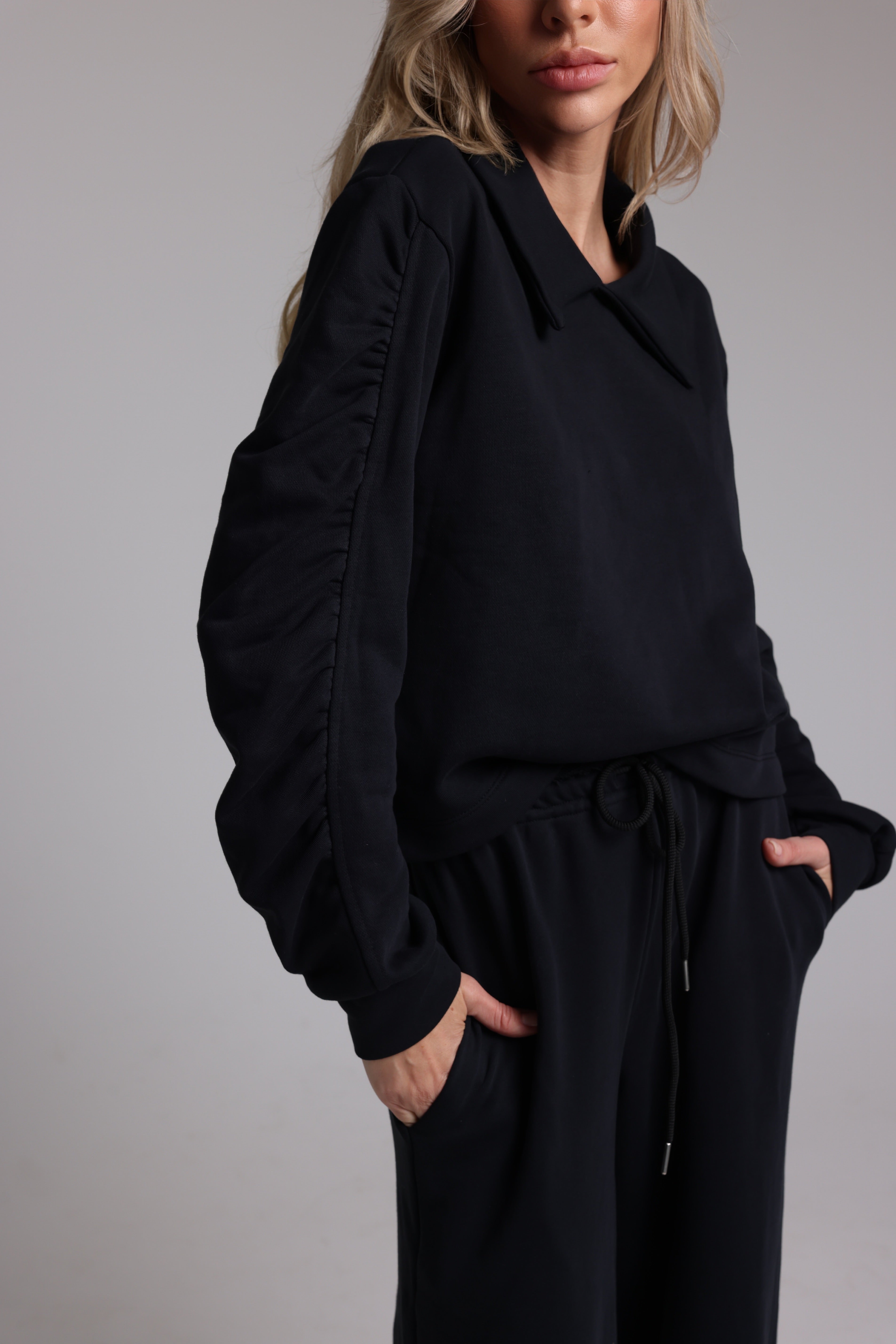 AURORA CREASE Noir Black