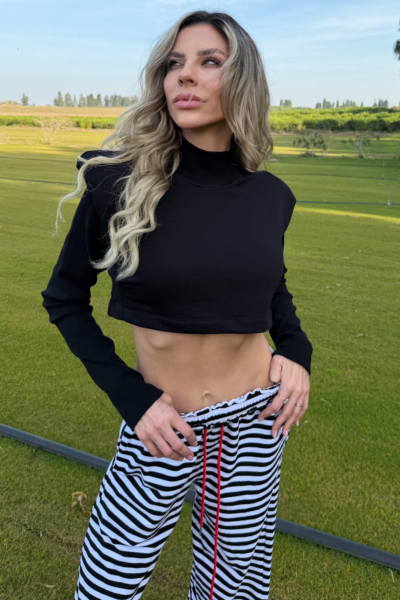 SHARP Crop noir black